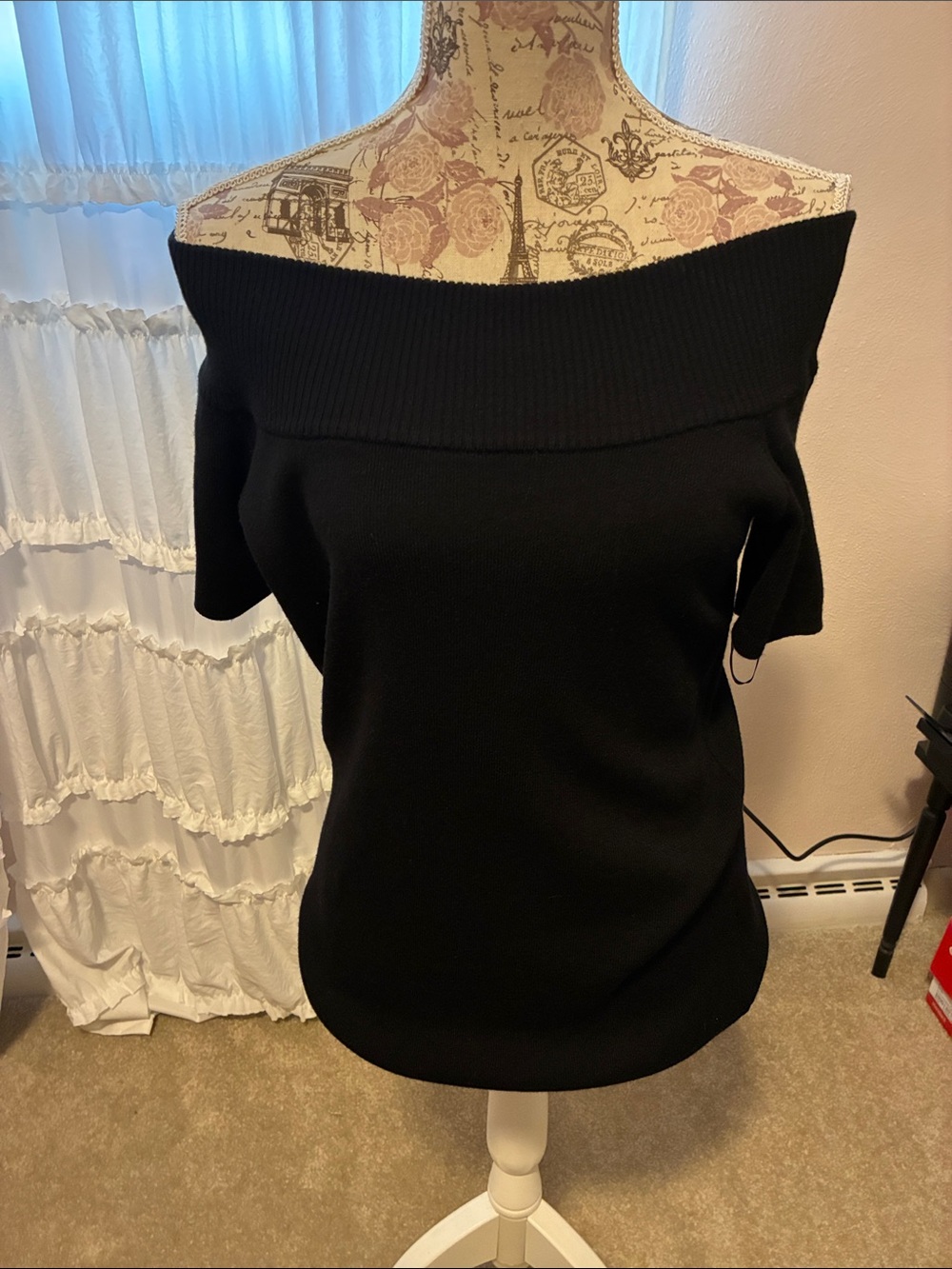 NY COLLECTION. Off-The-Shoulder Black Knit Sweater. Size Large. Has Stretch.